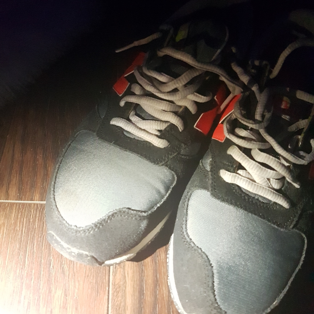 New Balance shoes - Picture 2 of 3